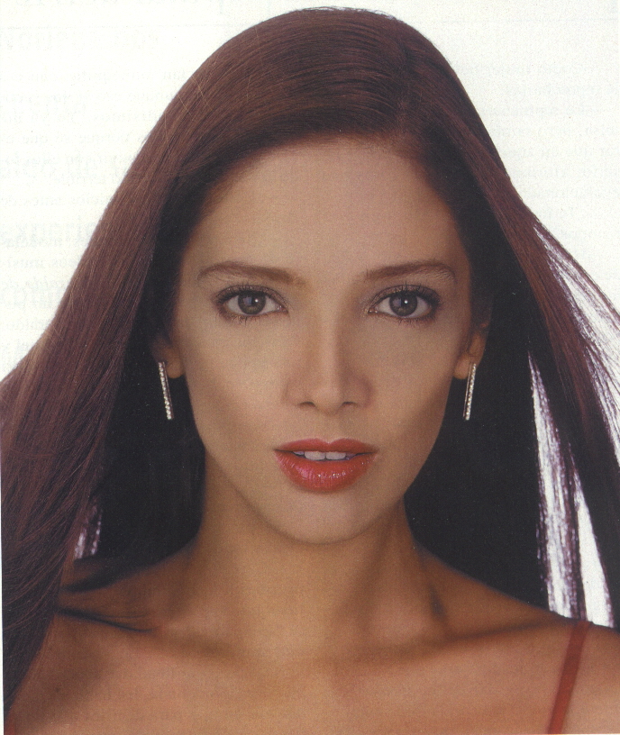 Adela Noriega.